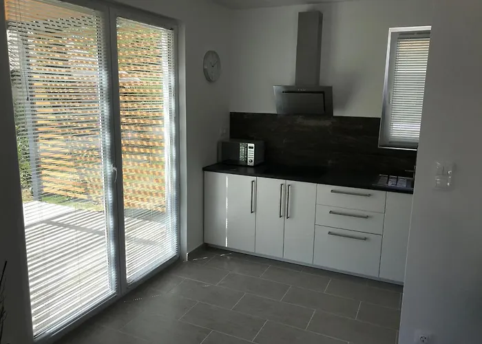 בית נופש Jokai Apartmanhaz באלאטונסארסו